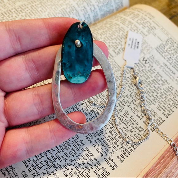 NWT Silver and Turquoise Necklace - Picture 4 of 5